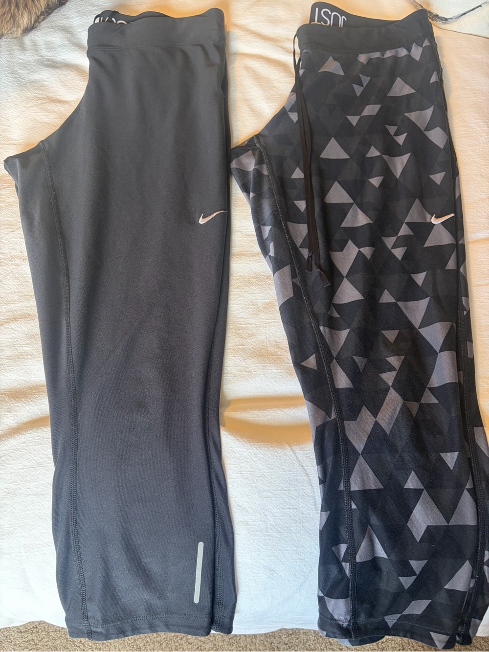Nike Black Women’s Leggings with Geometric Print Panel